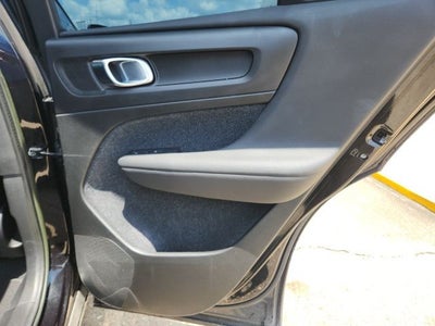 2023 Volvo XC40 B4 Plus Dark Theme