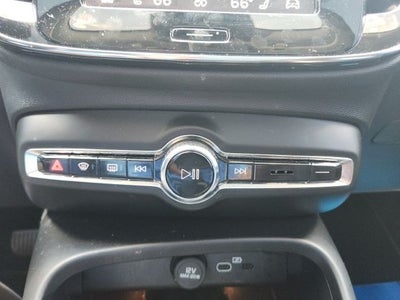 2023 Volvo XC40 B4 Plus Dark Theme