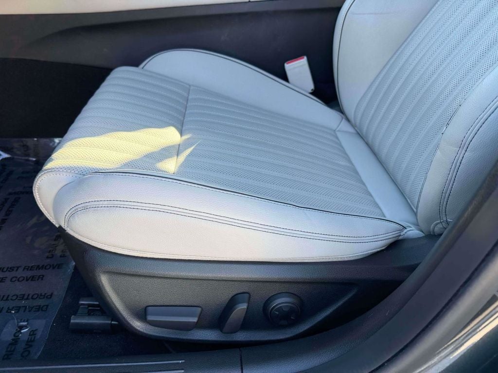 2023 Genesis G70 2.0T Sport Prestige