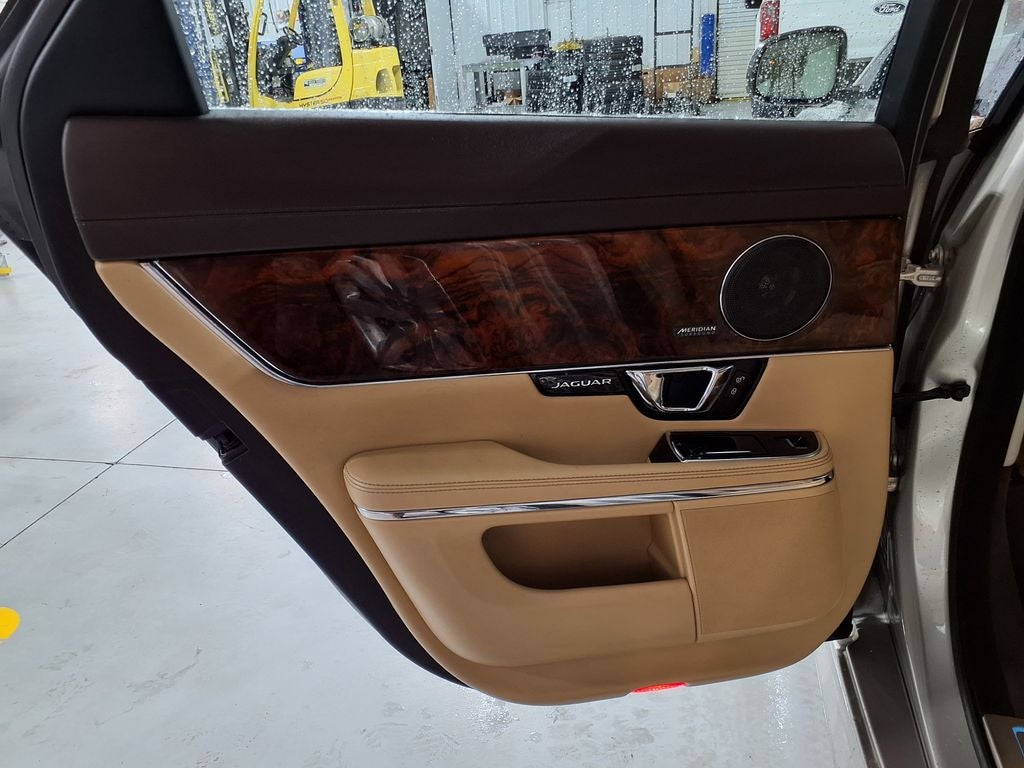 2016 Jaguar XJ R-Sport