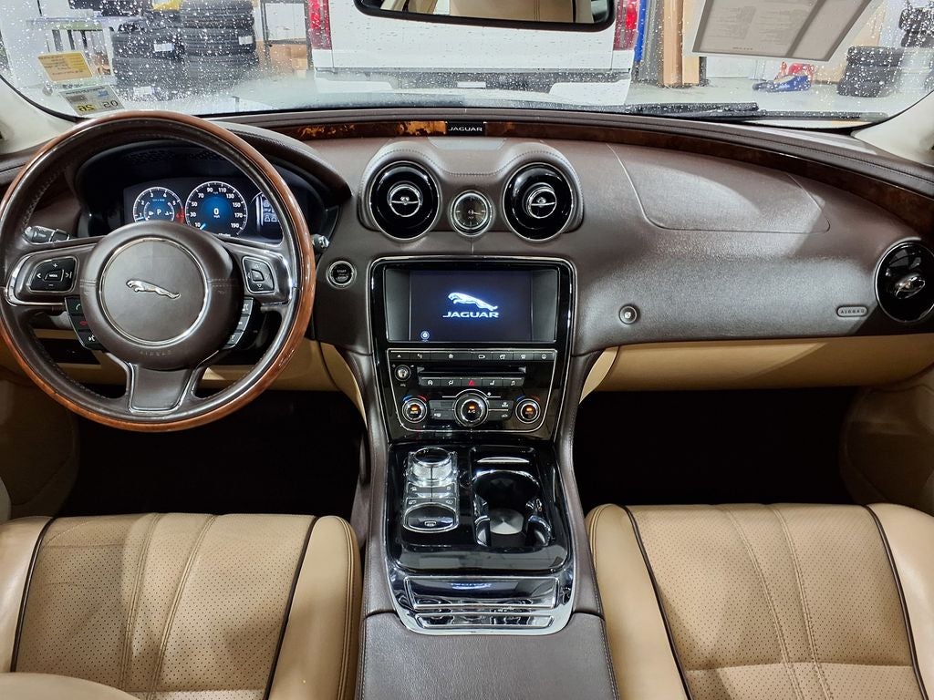 2016 Jaguar XJ R-Sport