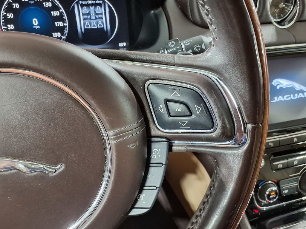 2016 Jaguar XJ R-Sport