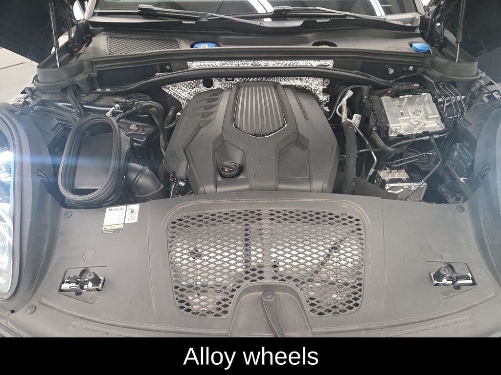 2023 Porsche Macan Base