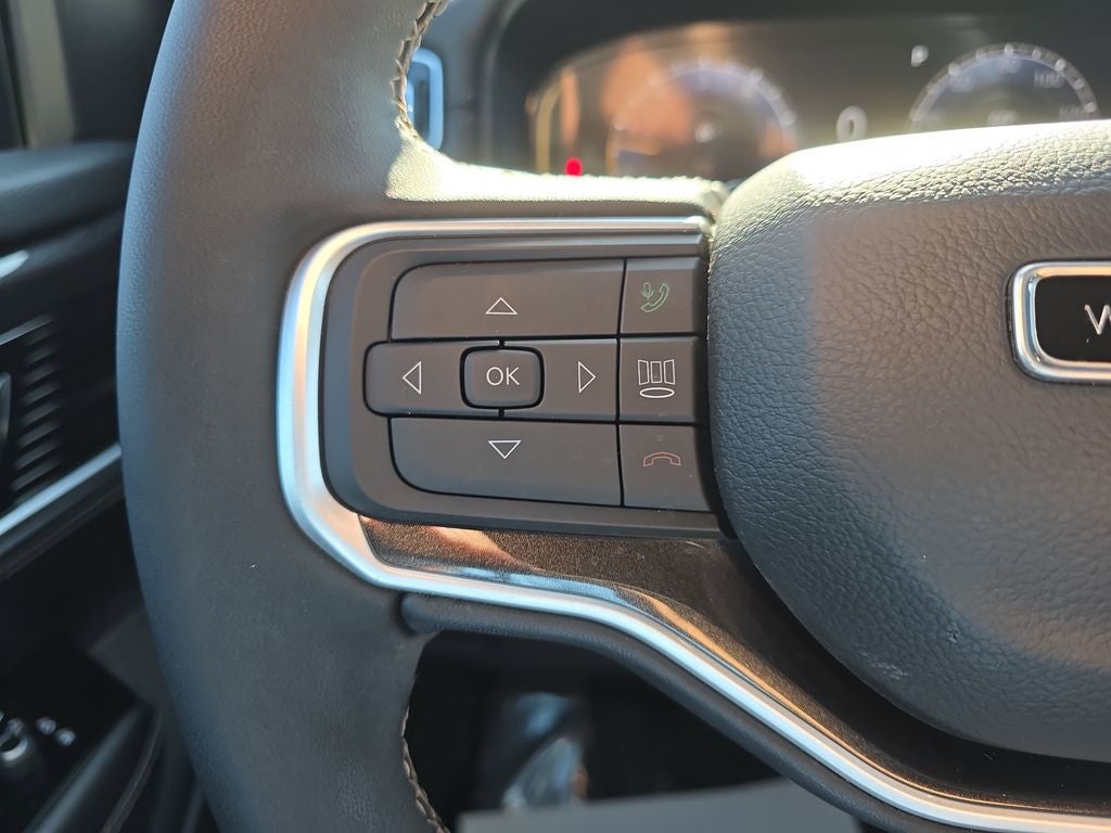 2024 Jeep Wagoneer Base
