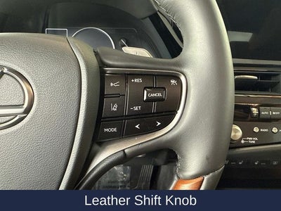 2025 Lexus ES 300h Luxury