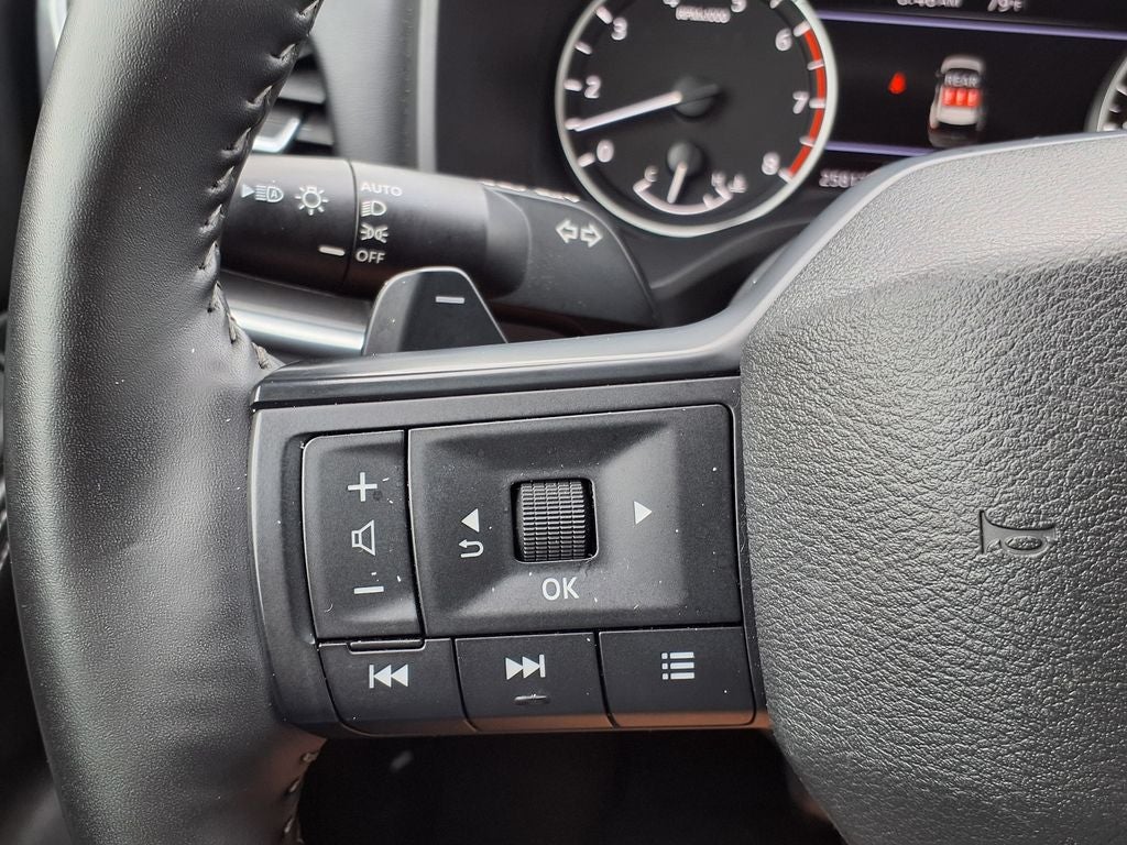 2025 Nissan Rogue SV