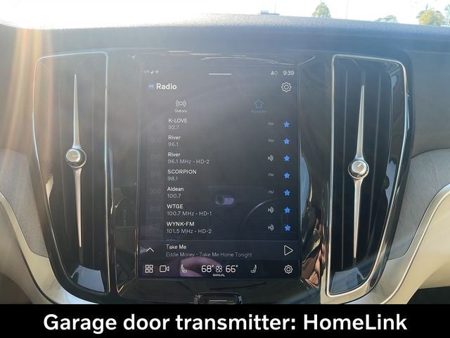 2023 Volvo S60 B5 Plus Dark Theme