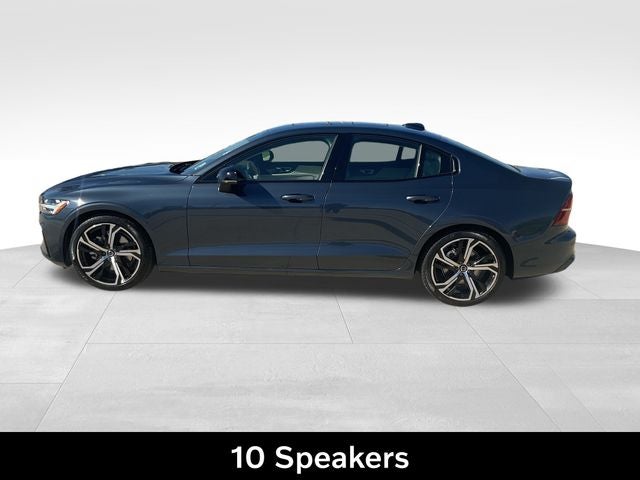 2023 Volvo S60 B5 Plus Dark Theme