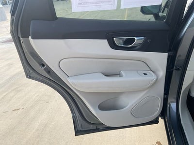2021 Volvo XC60 T5 Momentum