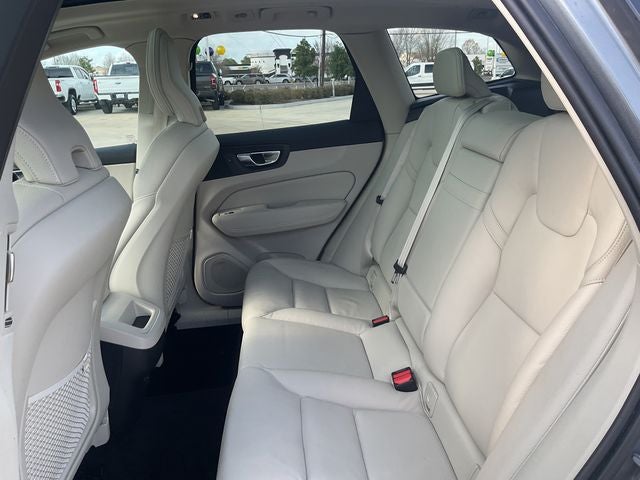 2021 Volvo XC60 T5 Momentum