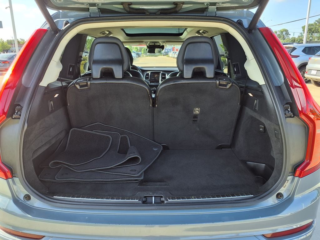 2020 Volvo XC90 T6 Momentum