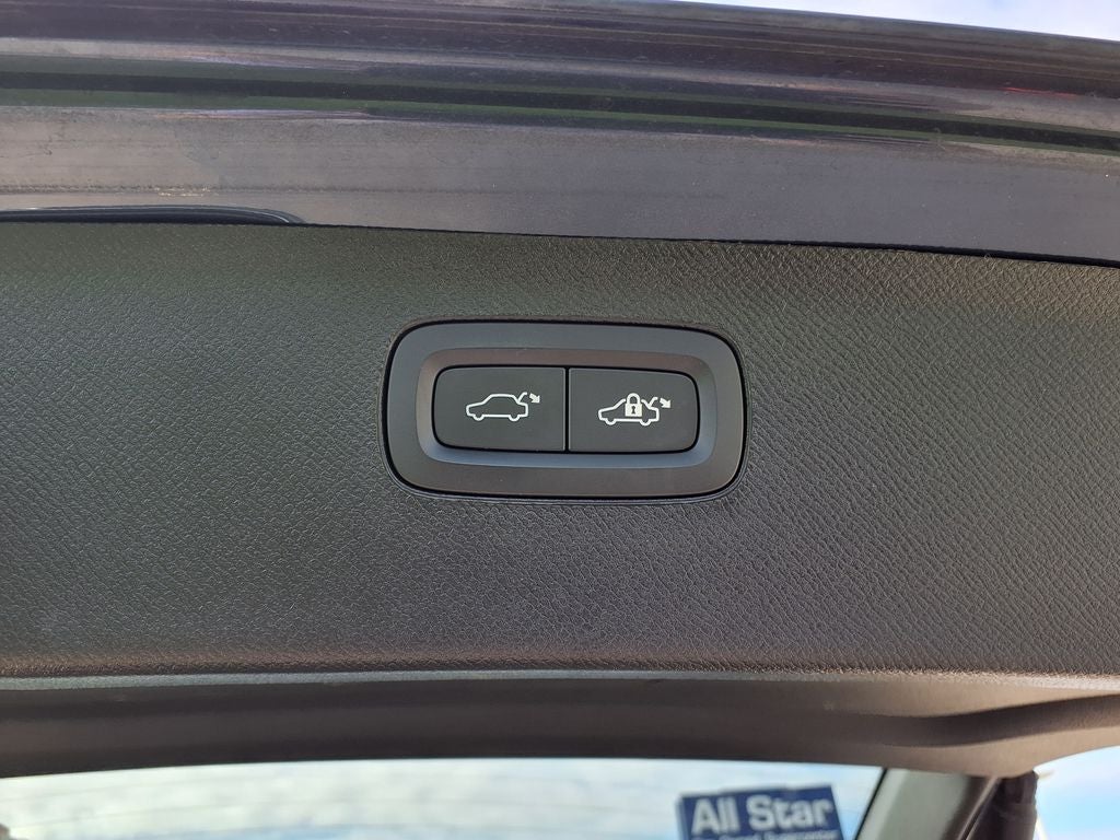 2024 Volvo XC90 B5 Core