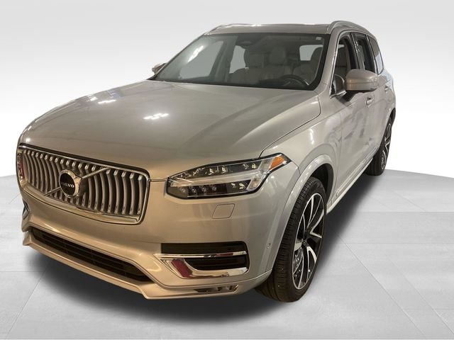2023 Volvo XC90 B5 Plus