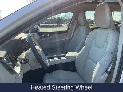 2023 Volvo XC60 B5 Ultimate Bright Theme