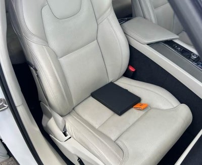 2023 Volvo XC60 B5 Ultimate Bright Theme