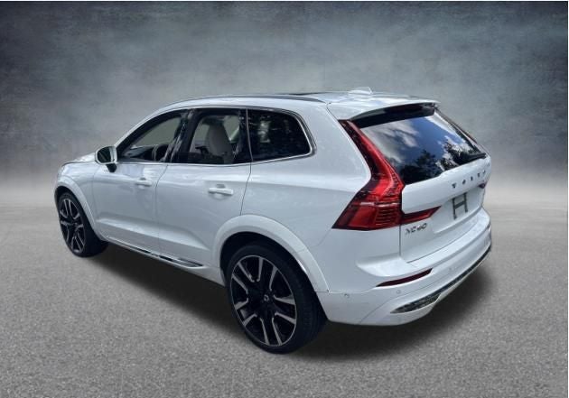 2023 Volvo XC60 B5 Ultimate Bright Theme