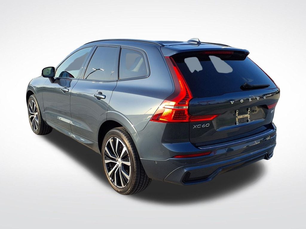 2023 Volvo XC60 B5 Plus Dark Theme