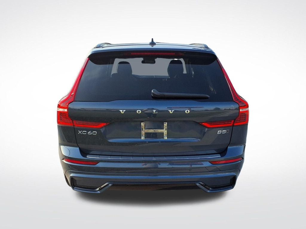 2023 Volvo XC60 B5 Plus Dark Theme