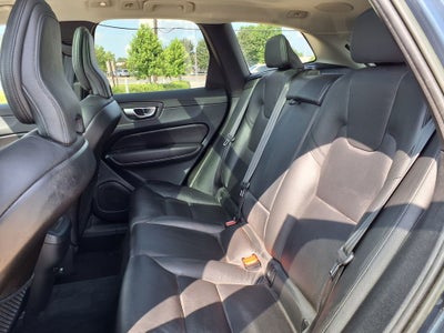 2023 Volvo XC60 B5 Plus Dark Theme