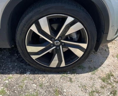 2023 Volvo XC40 B5 Plus Bright Theme
