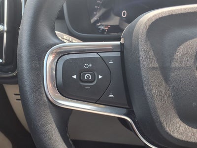 2024 Volvo XC40 B5 Plus Bright Theme