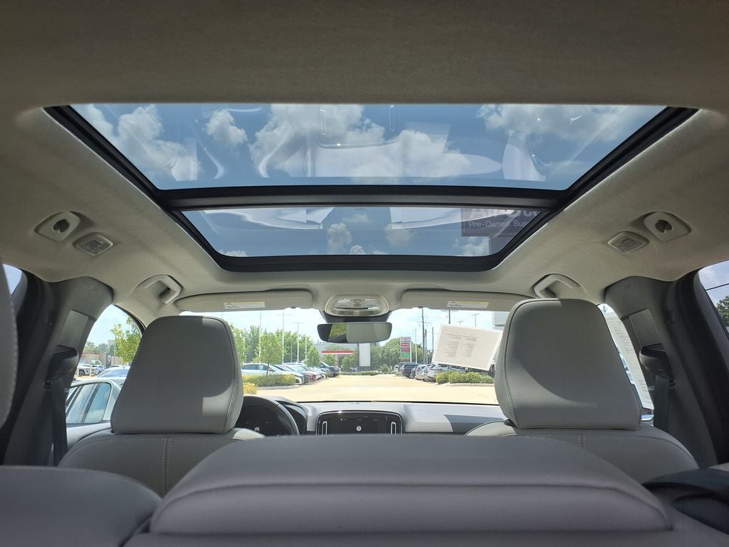 2024 Volvo XC40 B5 Plus Bright Theme