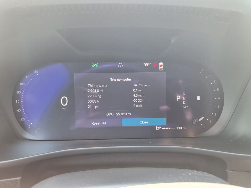 2024 Volvo XC40 B5 Plus Bright Theme