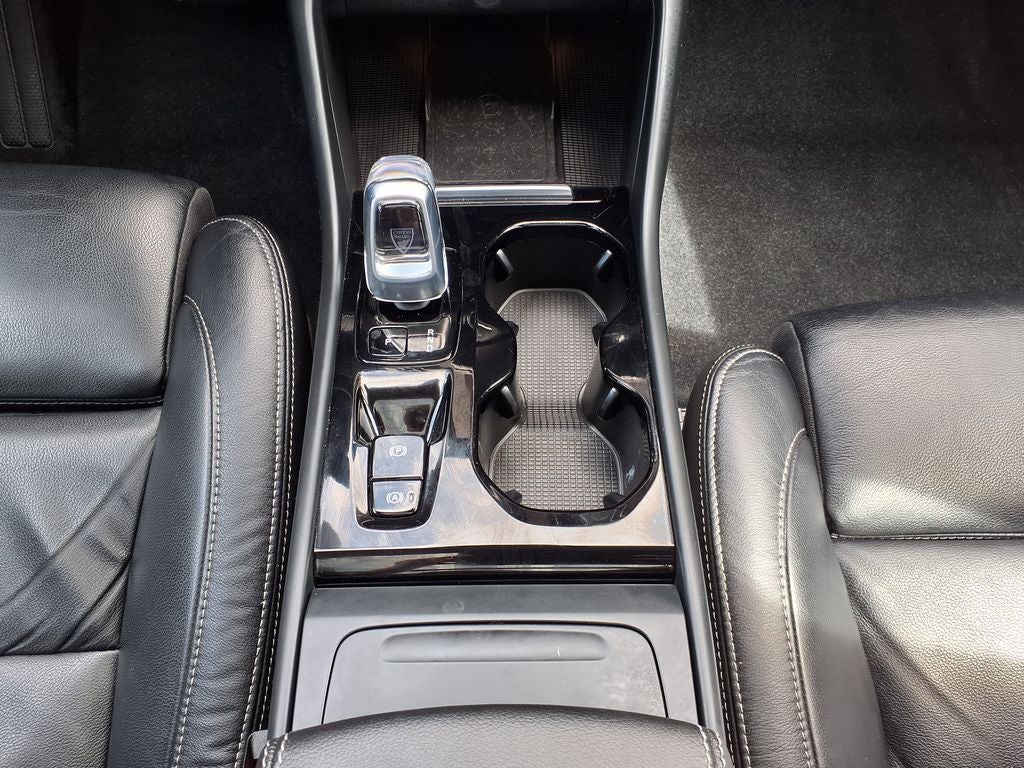 2023 Volvo XC40 Ultimate