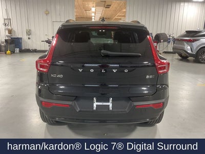 2024 Volvo XC40 B5 Plus Dark Theme