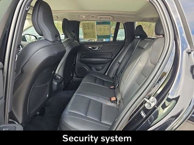 2025 Volvo V60 Cross Country B5 Plus