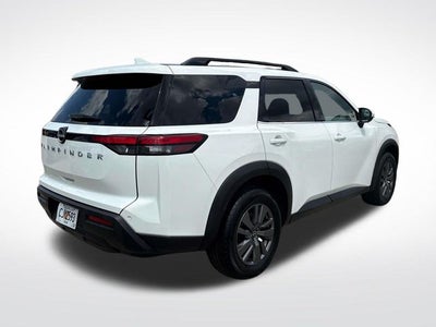 2025 Nissan Pathfinder SV