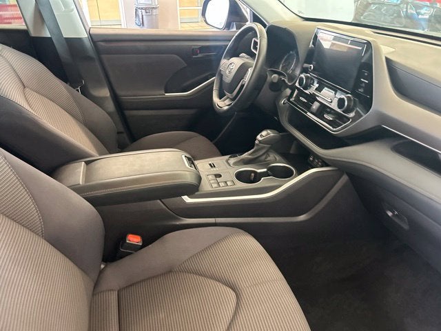 2025 Toyota Highlander LE