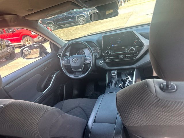 2025 Toyota Highlander LE