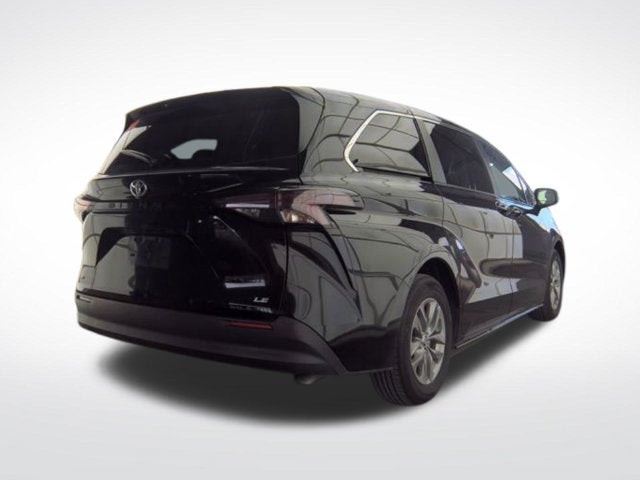 2025 Toyota Sienna LE 8 Passenger
