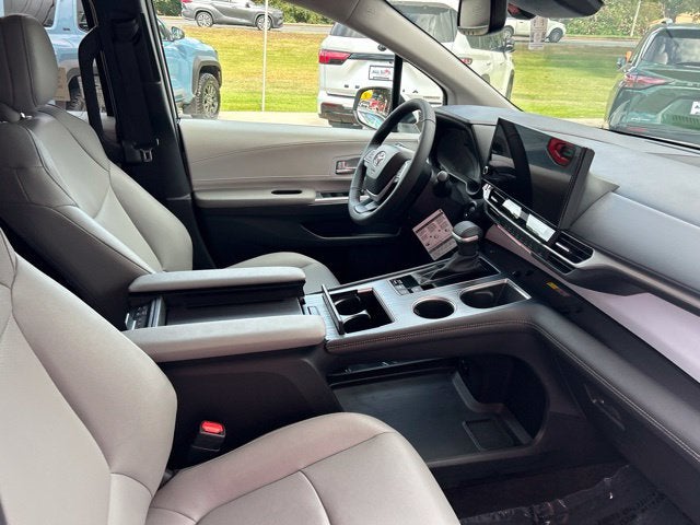 2026 Toyota Sienna XLE 8 Passenger
