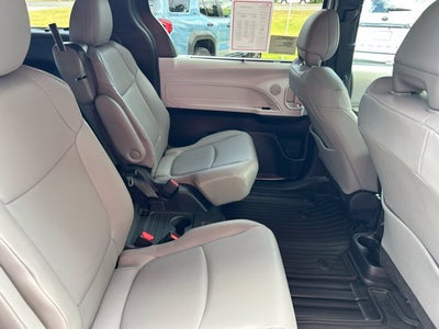 2026 Toyota Sienna XLE 8 Passenger