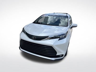2026 Toyota Sienna XLE 8 Passenger