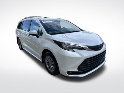 2026 Toyota Sienna XLE 8 Passenger