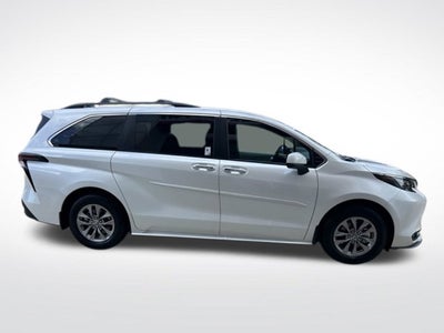 2026 Toyota Sienna XLE 8 Passenger