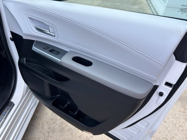 2026 Toyota Sienna XLE 8 Passenger