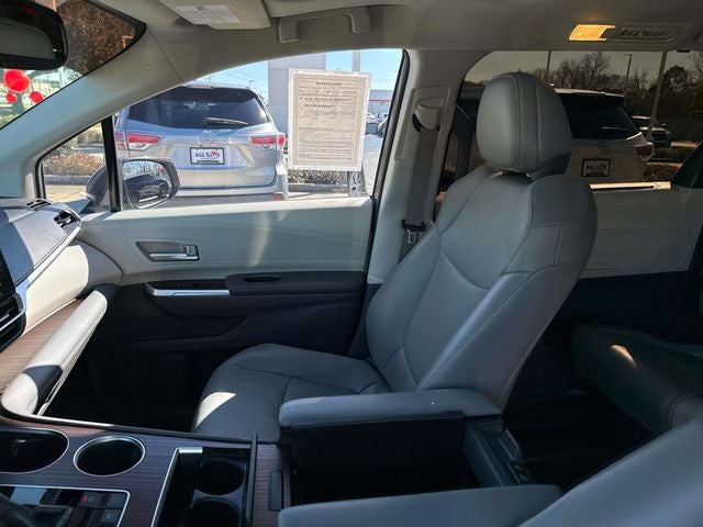 2021 Toyota Sienna XLE