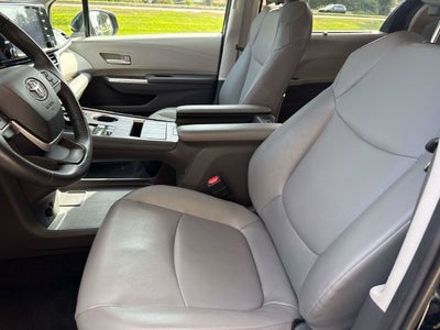 2024 Toyota Sienna XLE 8 Passenger