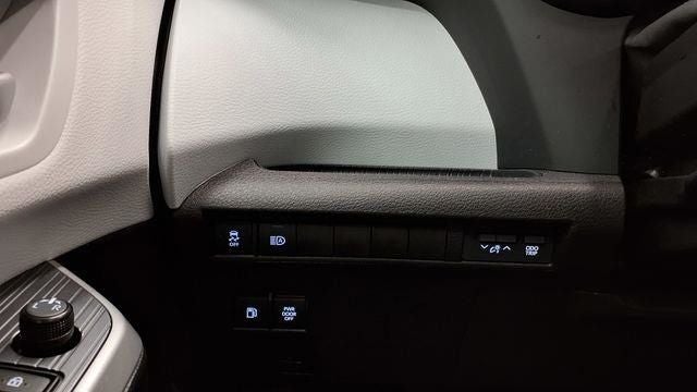 2025 Toyota Sienna XLE 8 Passenger