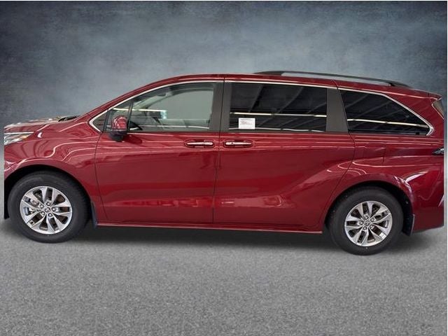 2026 Toyota Sienna XLE 8 Passenger