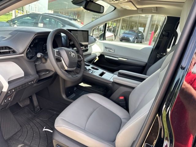 2026 Toyota Sienna XLE 8 Passenger