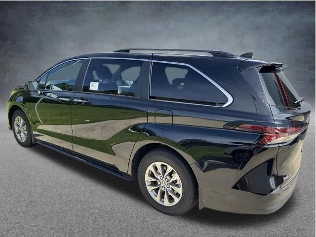 2026 Toyota Sienna XLE 8 Passenger