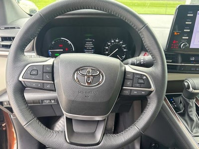 2024 Toyota Sienna XLE 8 Passenger