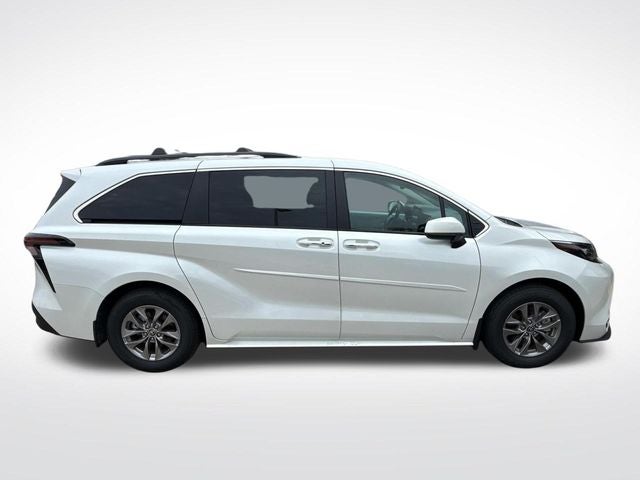 2026 Toyota Sienna XLE 7 Passenger