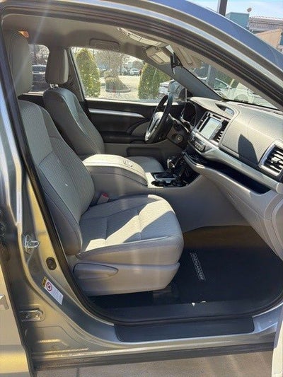 2019 Toyota Highlander LE