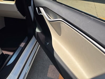 2020 Tesla Model S Long Range